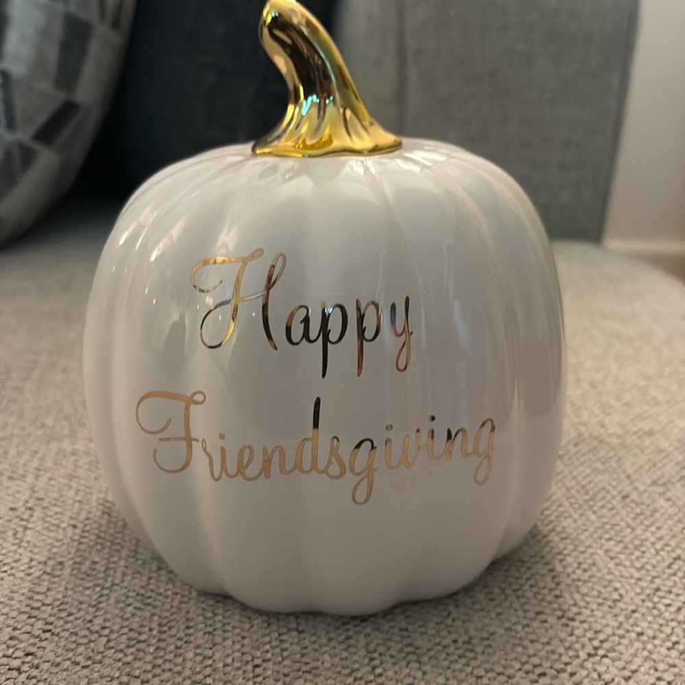 Friendsgiving Pumpkin